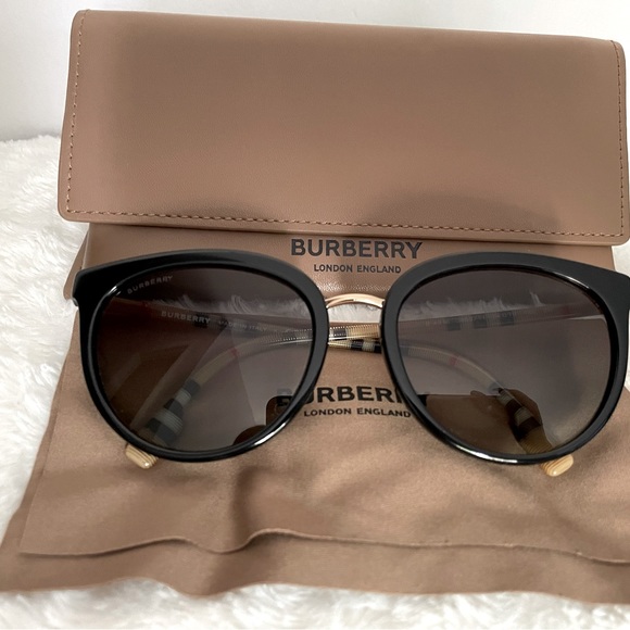 Burberry Women’s Luxury BE4316 Willow Gradient Sunglass - Picture 9 of 12
